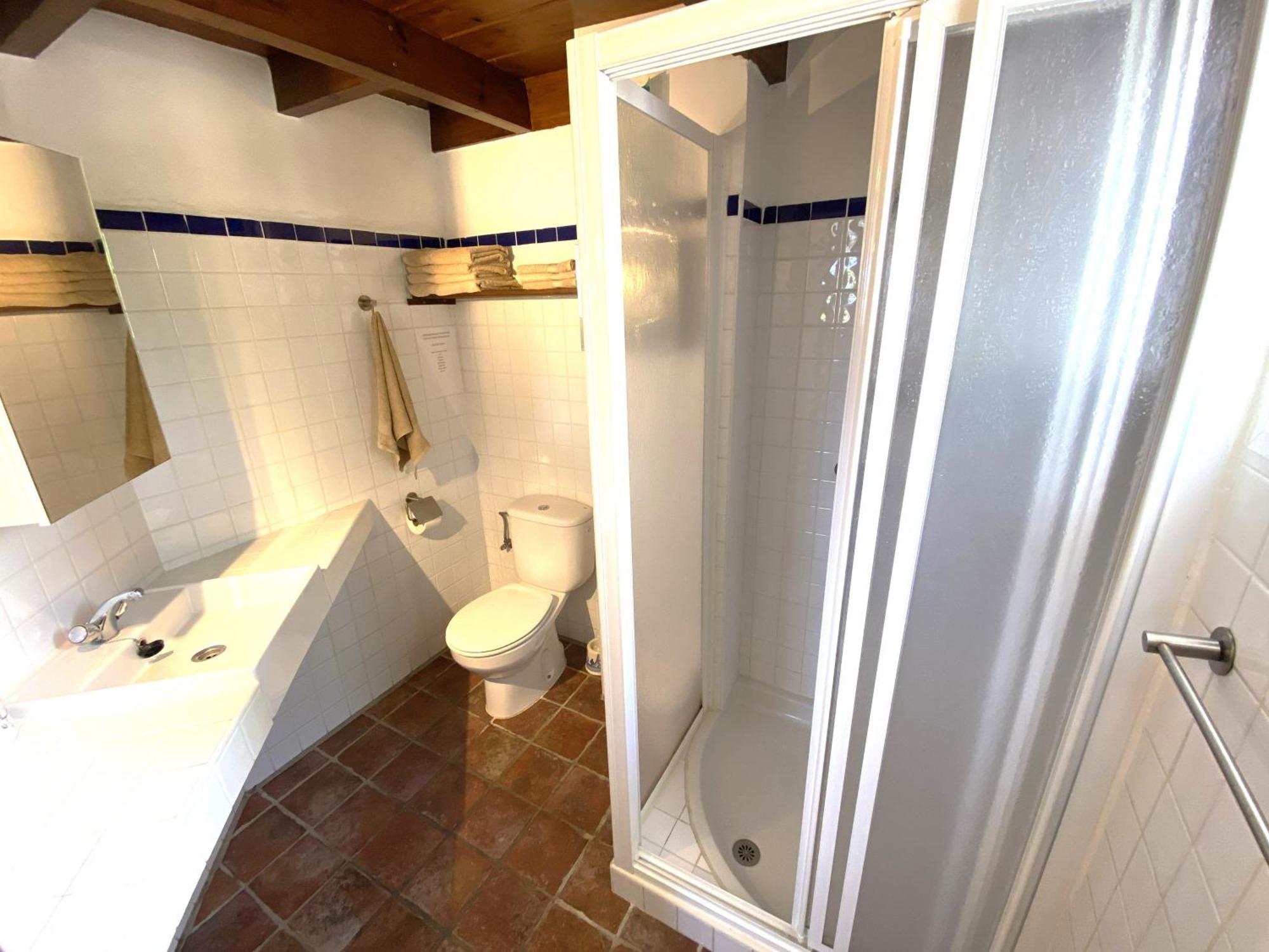 Castle Tower Apartment In Rural Holiday Park 'Bernard' Tolox Εξωτερικό φωτογραφία