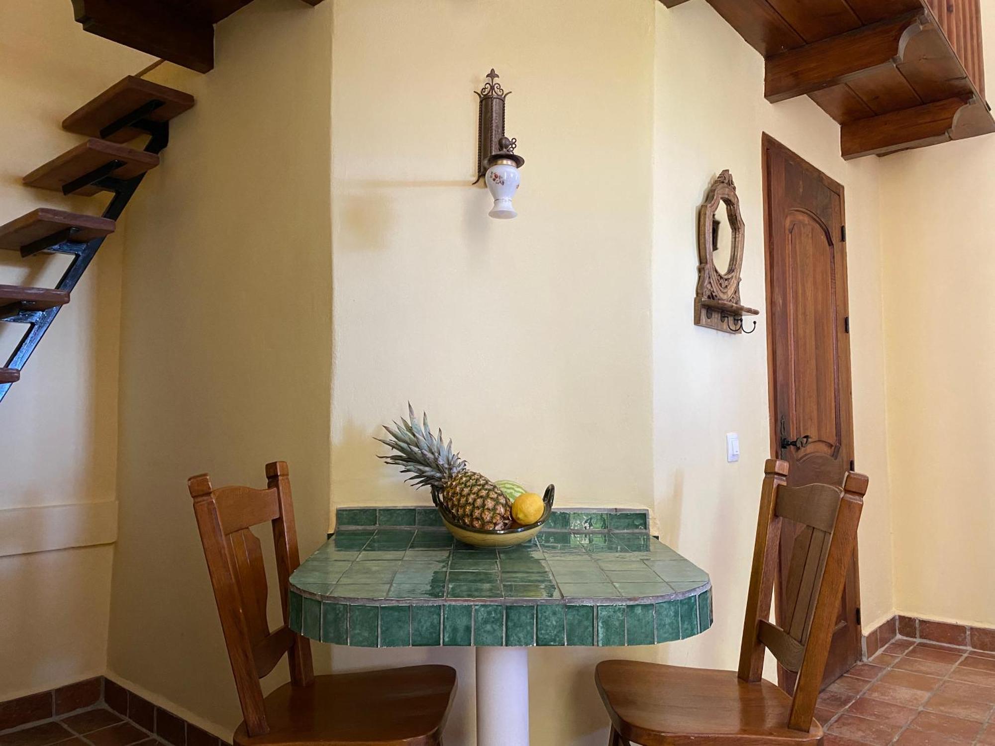 Castle Tower Apartment In Rural Holiday Park 'Bernard' Tolox Εξωτερικό φωτογραφία