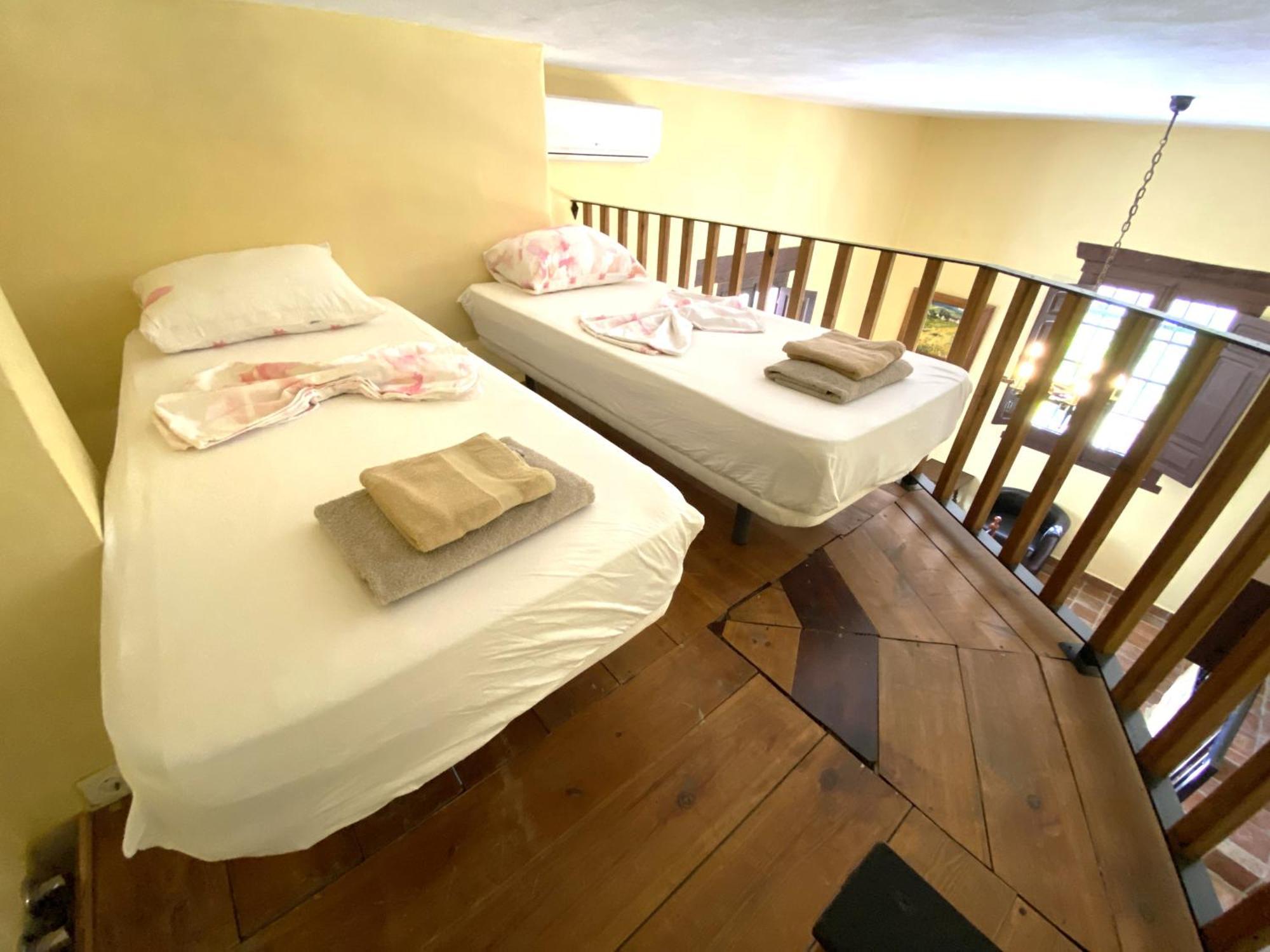 Castle Tower Apartment In Rural Holiday Park 'Bernard' Tolox Εξωτερικό φωτογραφία