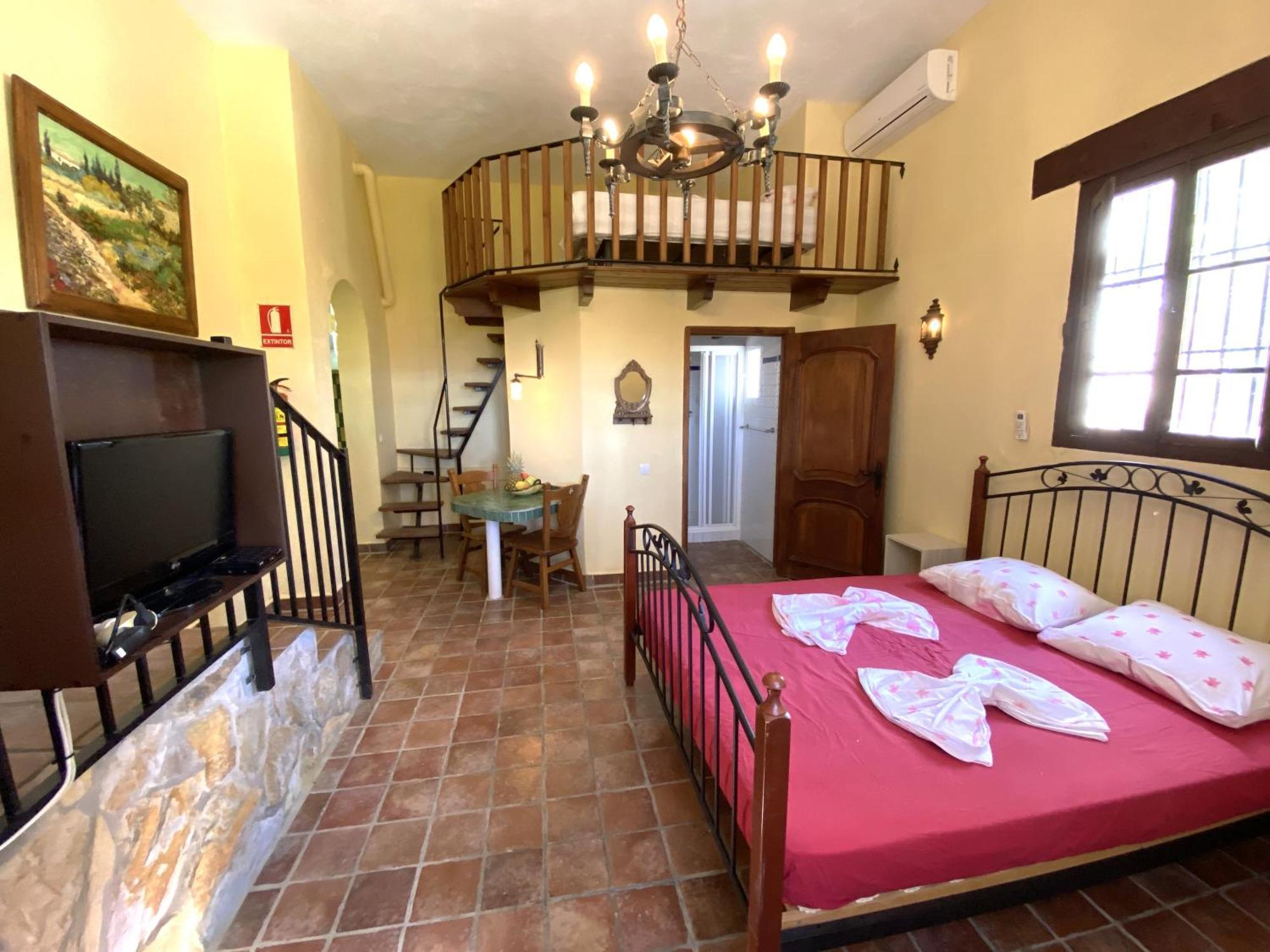 Castle Tower Apartment In Rural Holiday Park 'Bernard' Tolox Εξωτερικό φωτογραφία