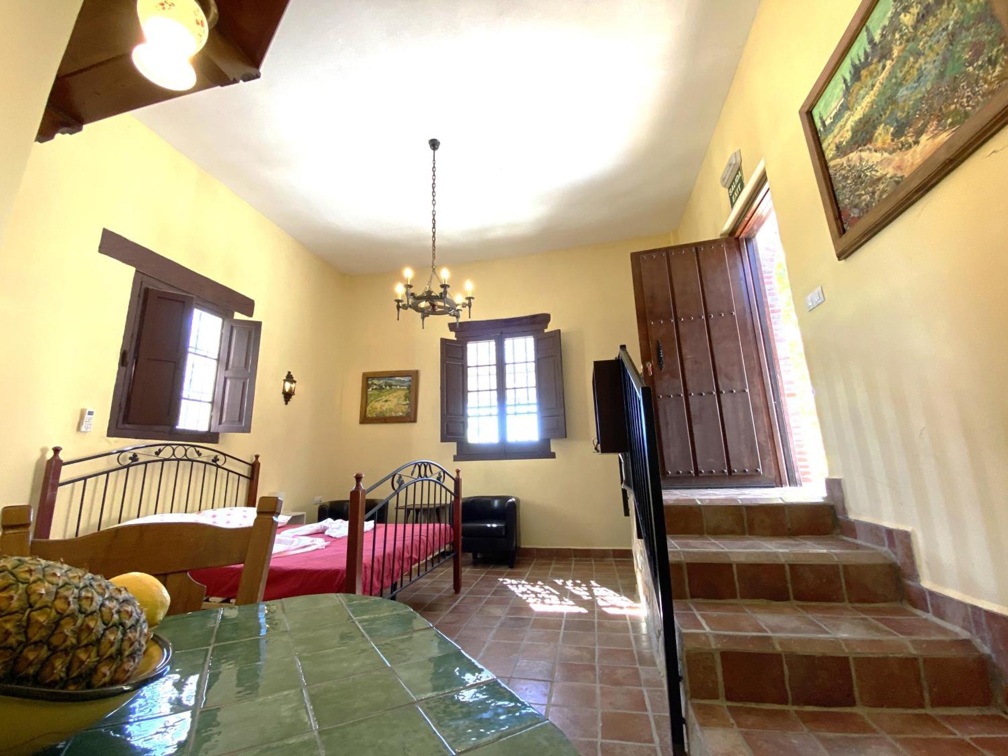 Castle Tower Apartment In Rural Holiday Park 'Bernard' Tolox Εξωτερικό φωτογραφία