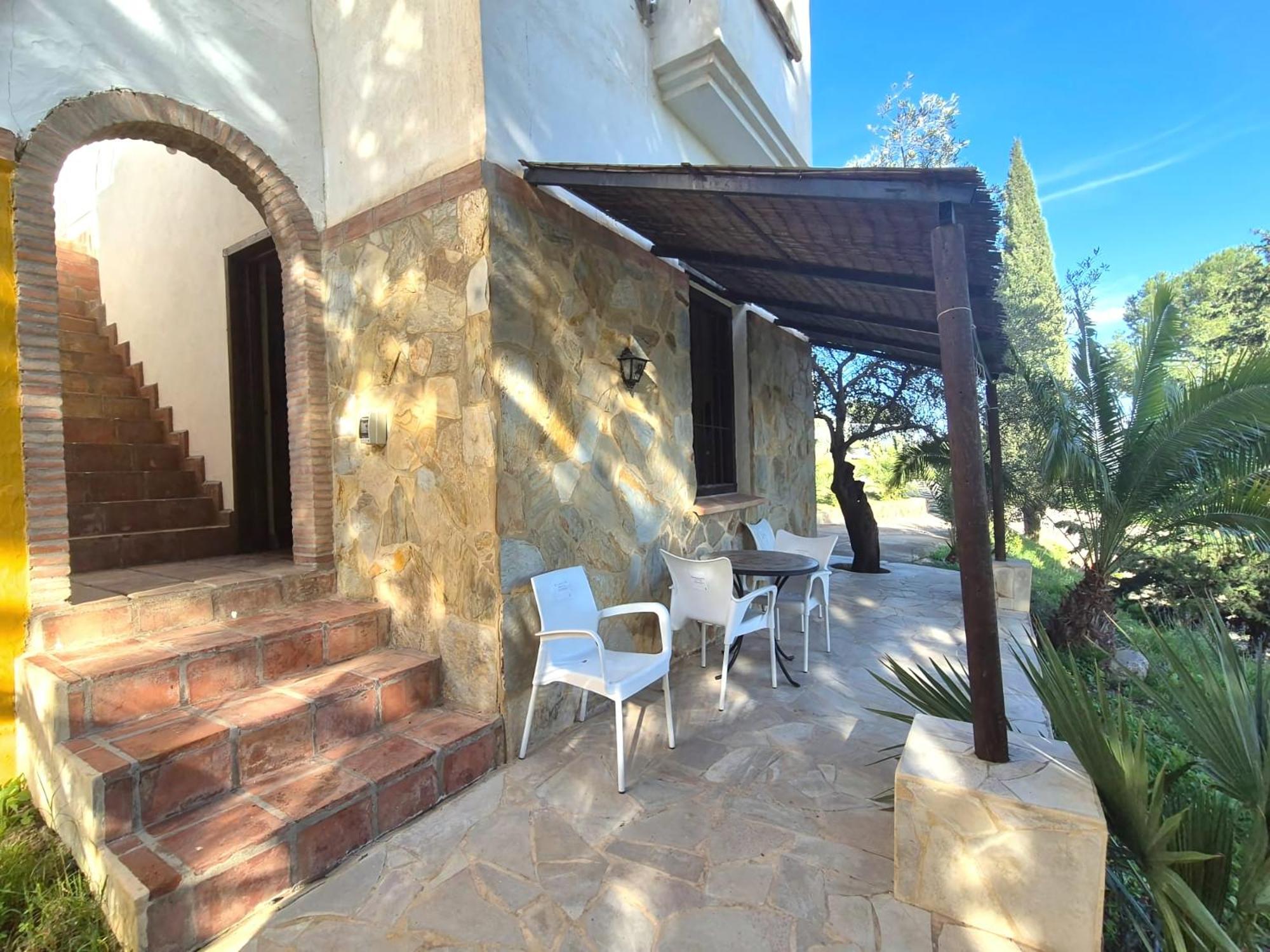 Castle Tower Apartment In Rural Holiday Park 'Bernard' Tolox Εξωτερικό φωτογραφία