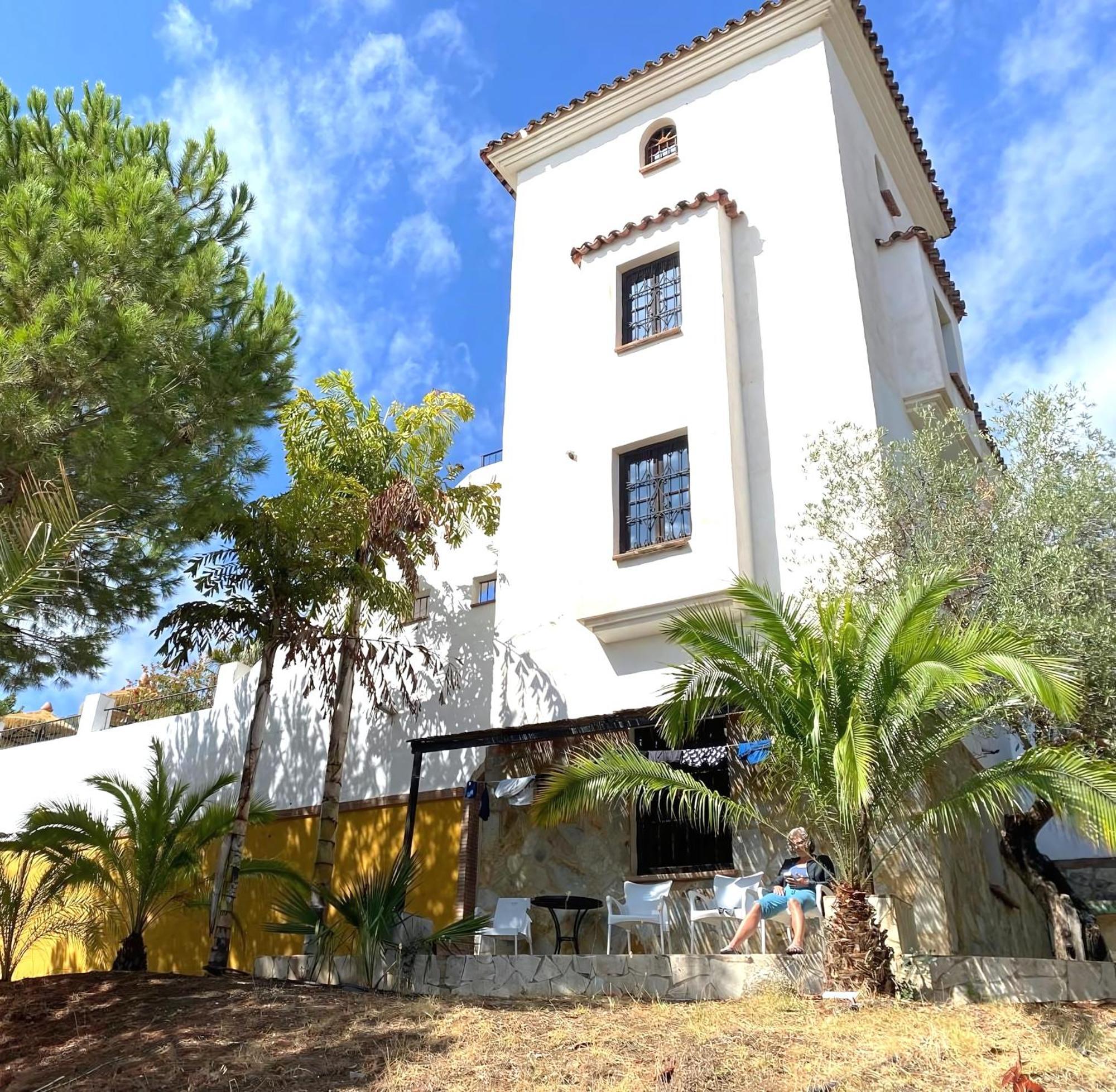Castle Tower Apartment In Rural Holiday Park 'Bernard' Tolox Εξωτερικό φωτογραφία